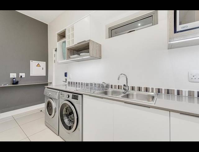 2 BEDROOM PROPERTY TO RENT IN ROSEBANK